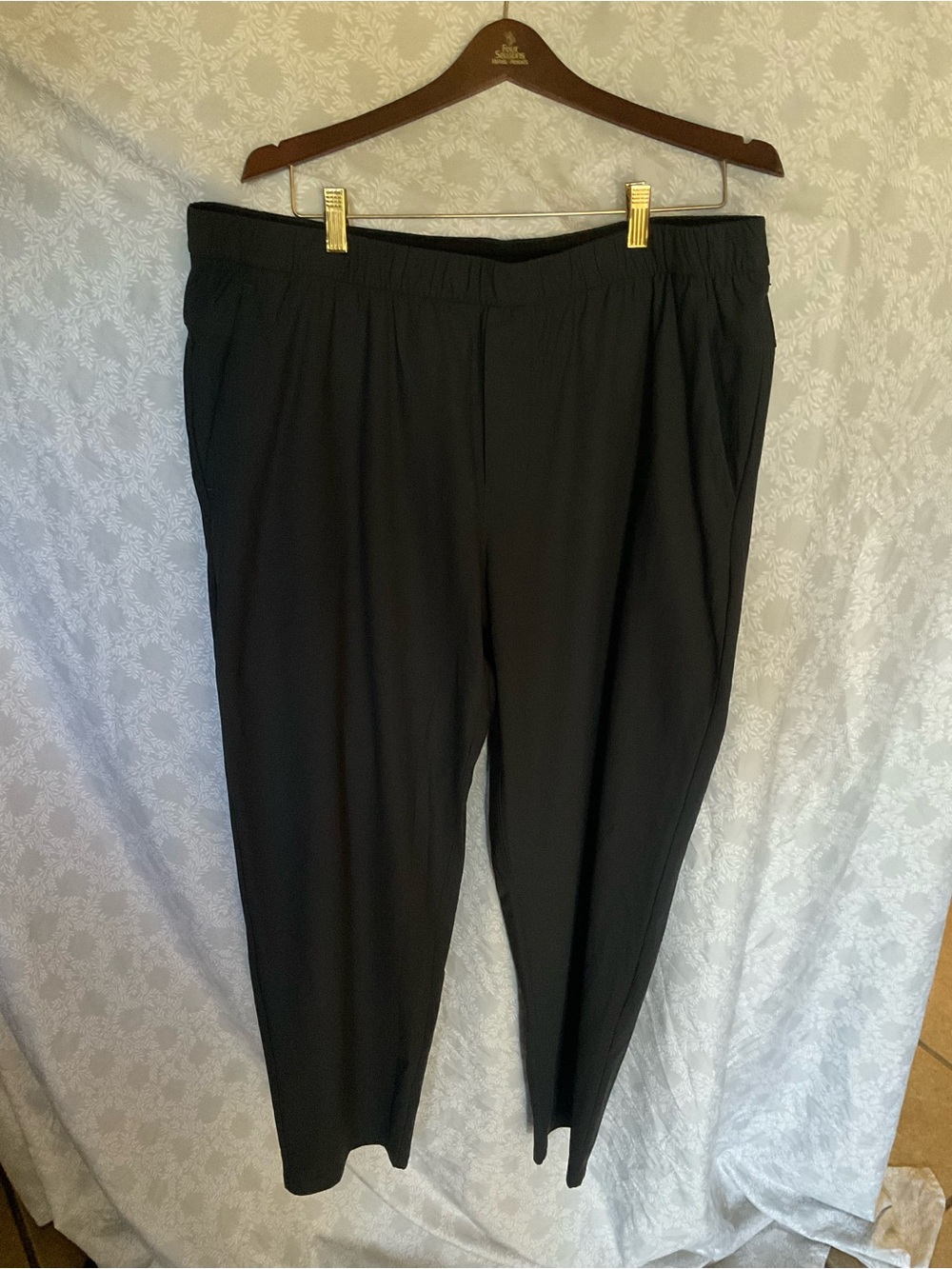 lululemon athletica Black Men’s Tapered Jogger Sweatpants